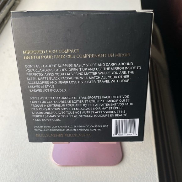 Lilly Lashes Mirrored Lash Compact - Picture 5 of 5